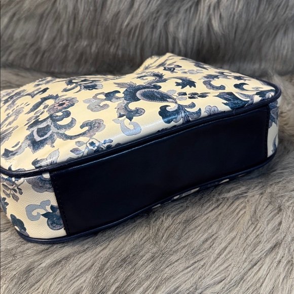 Patricia Nash Floral Patterned Leather Crossbody Bag - Picture 8 of 9